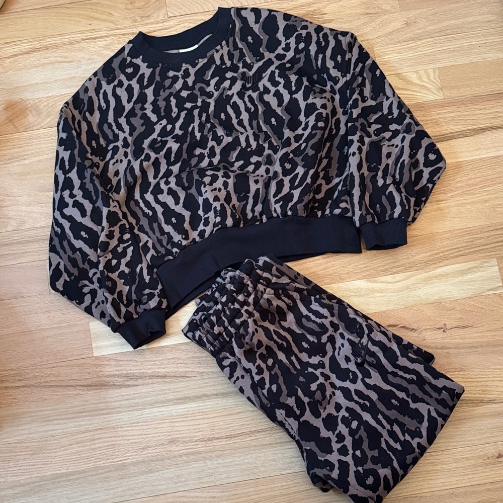 NIKE CLUB BIG KID GIRLS CREW NECK FLEECE LONG SLEEVE SWEATSHIRT AND SWEATPANTS